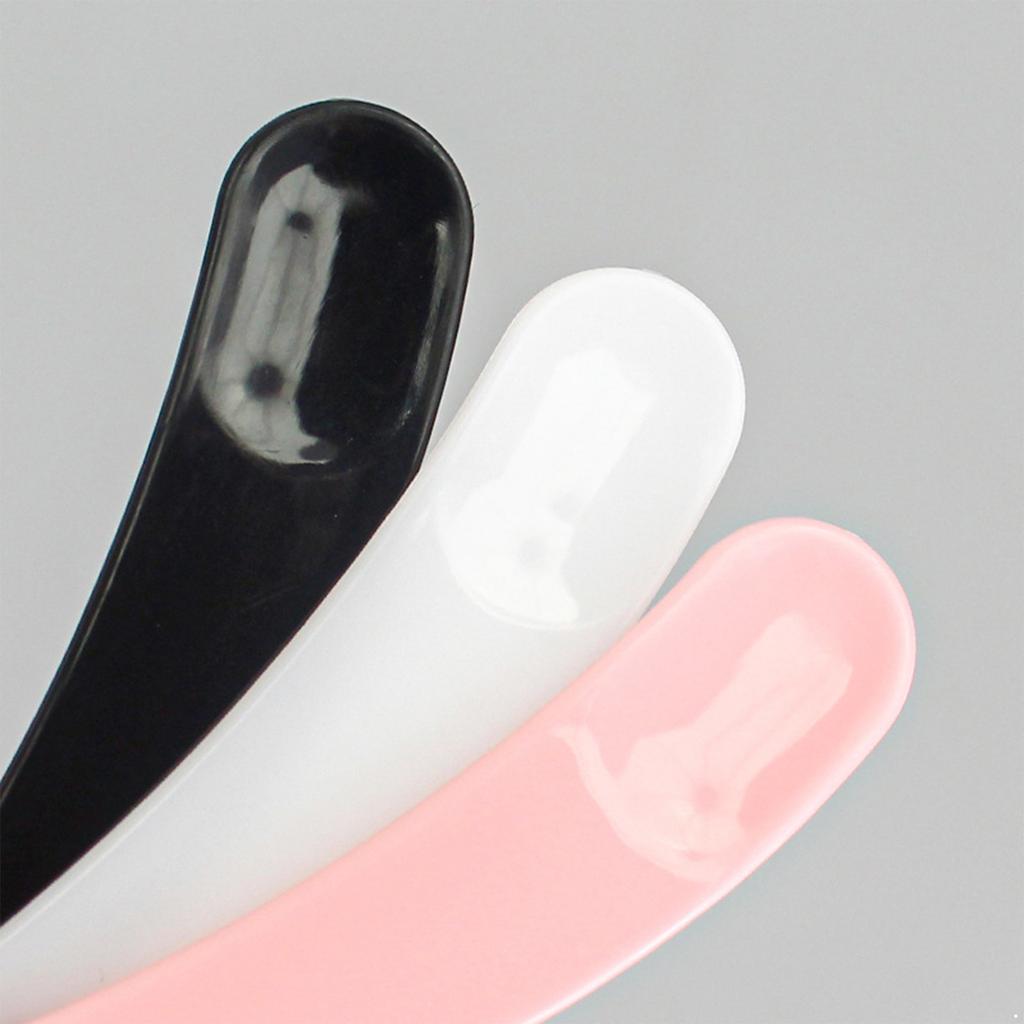 100 Pcs Curved Facial Mask Spoon Crescent Shape Tool for Skincare Eye Cream Application Easy to Clean Reusable Hygienic Beauty Essential