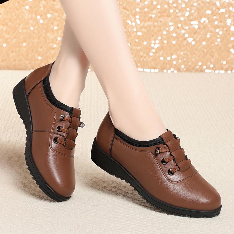 One spring and autumn 2 new one-pedal women's shoes soft leather soft-soled women's single shoes flat-heeled casual leather shoes