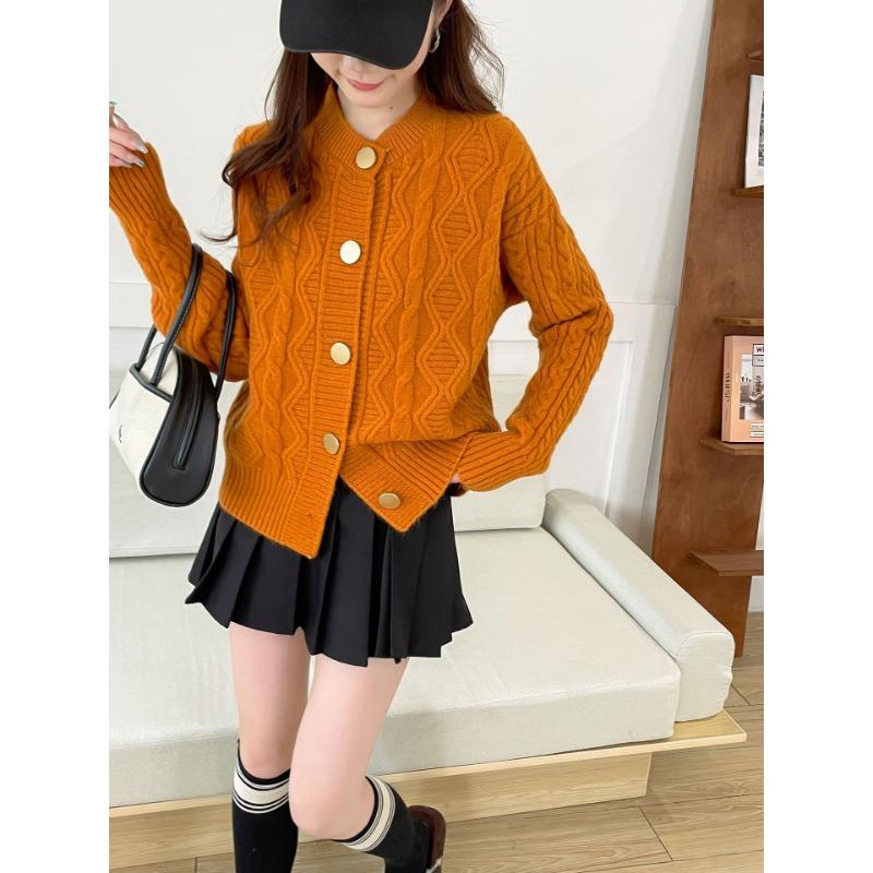 Autumn and Winter New Round Neck Retro Twist Knitted Cardigan Sweater Jacket Lazy Style Design Soft Waxy Sweater Women