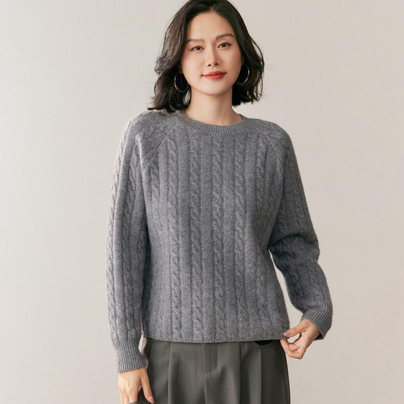 2025 Autumn/Winter Women's Loose Cashmere Cable Knit Sweater - Short, Round Neck, Casual Base Layer