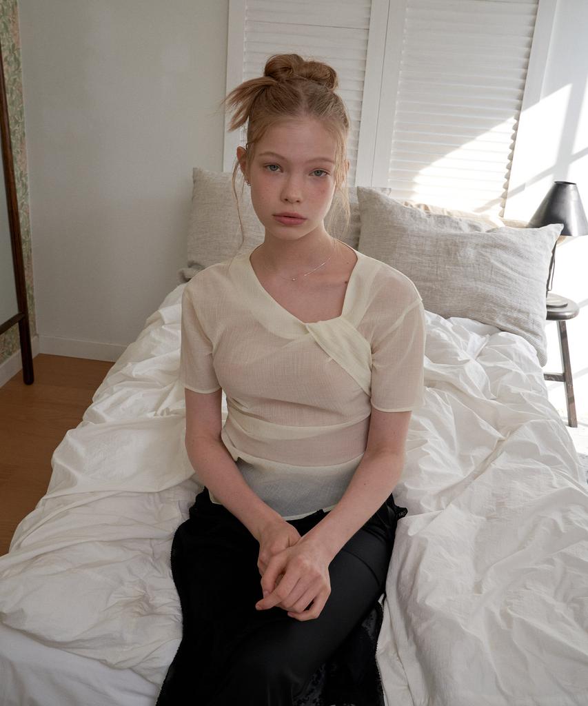 Peullobeu Sheer Riv Blouse_Iv
