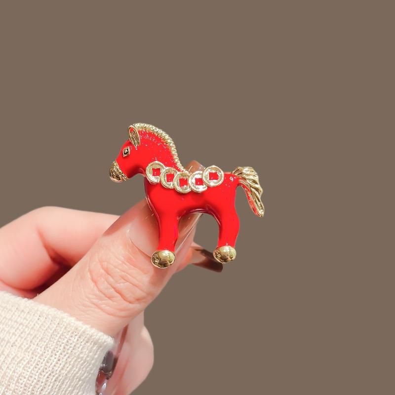 Niedliche Rote Tropföl Tierkreiszeichen Pony Broschen Vielseitige Tiere Pferd Corsage Pins Bekleidungszubehör Neujahr Geschenke