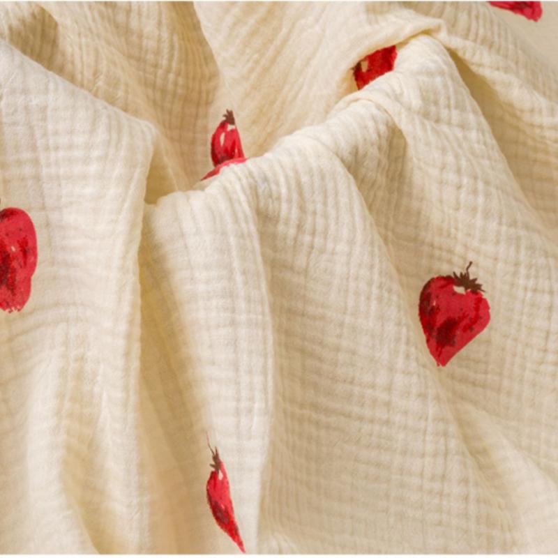 135x50cm High Quality Soft Thin Double Crepe Strawberry Print Cotton Fabric, Make Shirt, Dress, Underwear, Cloth 180g/m TJ9753