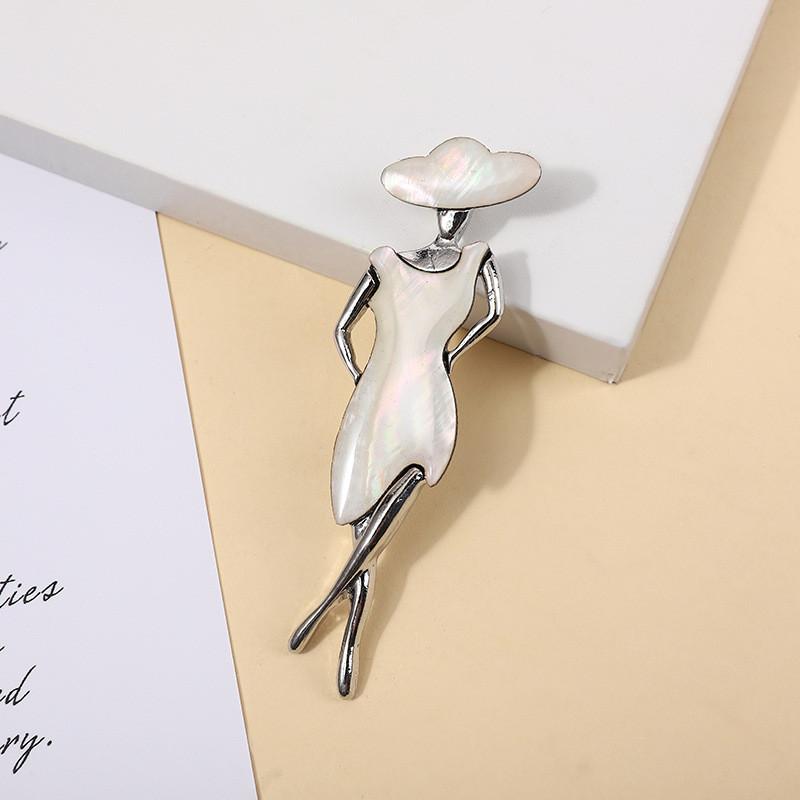 Shell Brooch With Alloy Material For Unisex Fashion Accessory