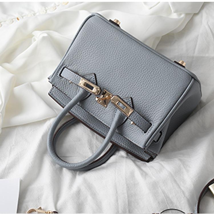 Top Layer Cowhide 2025 Fashion Metal Chain Bag New Style Real Leather Womens Bag All-Match Single Compartment Crossbody Bag Handheld Clutch Bag