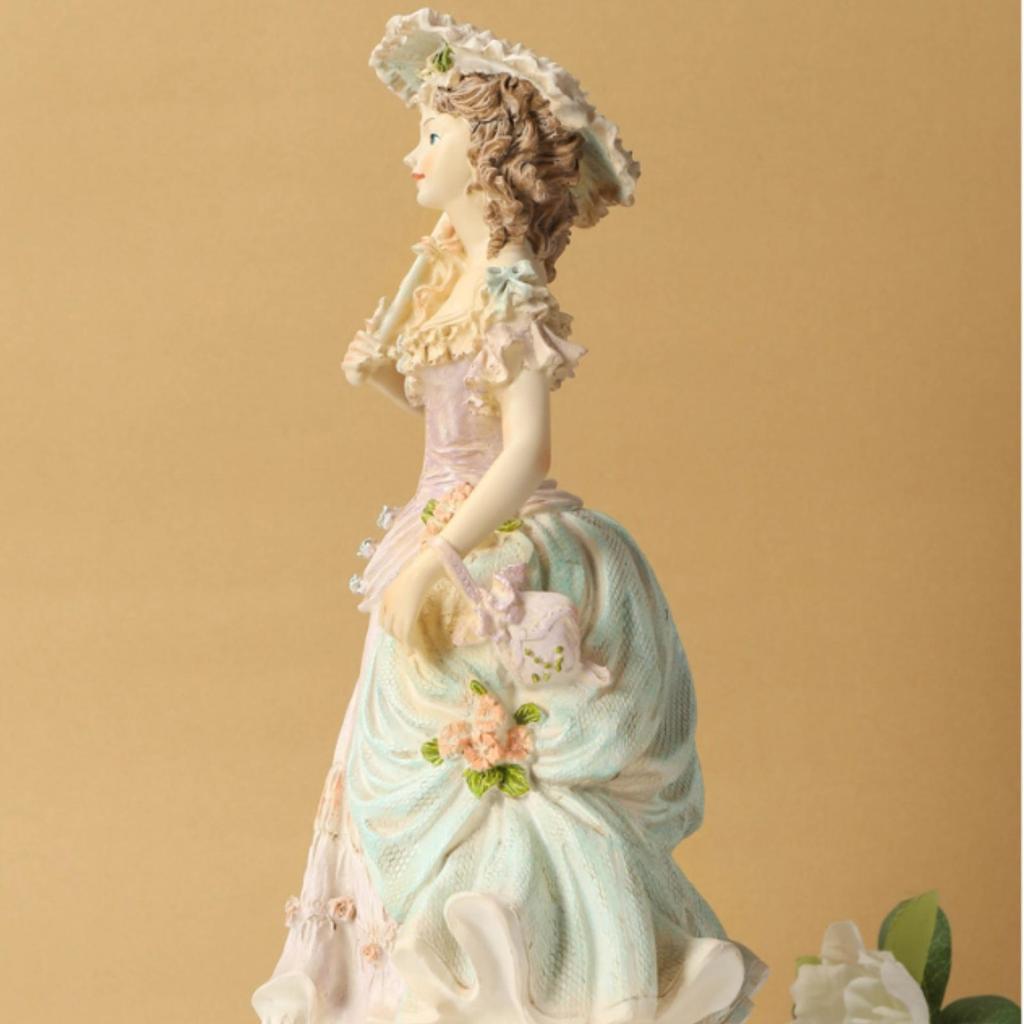 Elegante Statuetta Storica da Tavolo Vecchio Mondo Vintage Decorativa