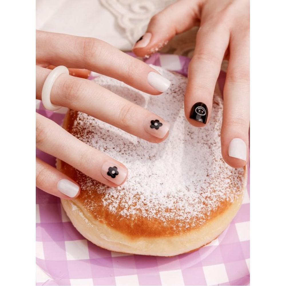 Muzmak Reusable Nail Tips Smile Flower  Short Square none