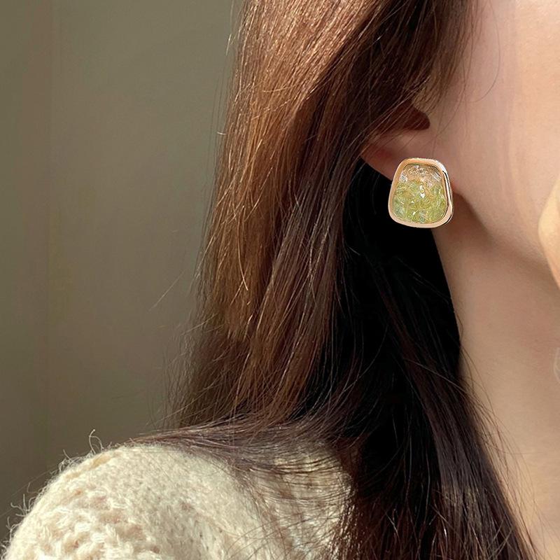 S925 Silver Crystal Square Stud Earrings: Niche Design, High-End Light Luxury, 2023 Stylish Ear Accessories Small