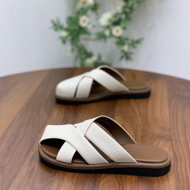 

New flat-bottomed bag head and half slippers women s summer wear in 2025 fashionable and versatile woven simple one-pedal sandals 35