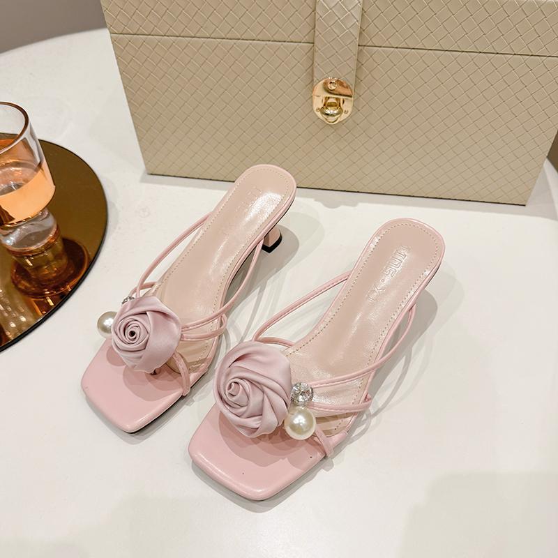 

Летние современные тапочки на высоком каблуке, тонкие каблуки 2024 года, высококачественная обувь для женщин с однотонным цветком, сексуальные женские тапочки Chinelos