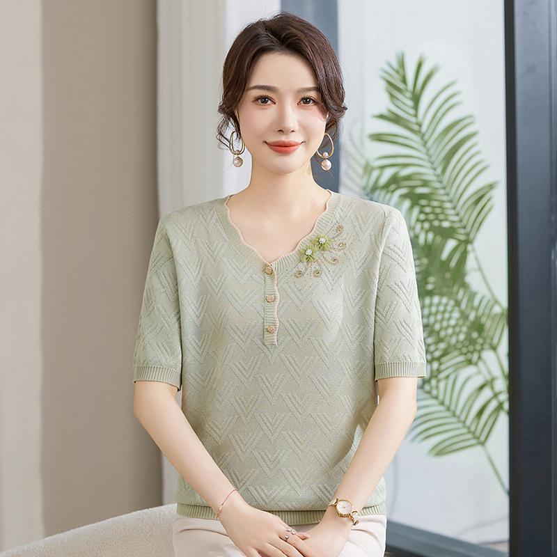 Summer Knit Top with 3D Floral Embossing, Breathable Short Sleeve, Casual and Loose Fit for Middle-Aged and Elderly Women