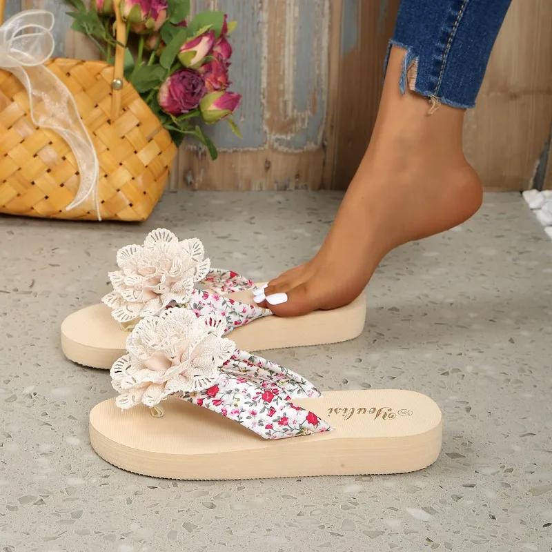 Fashion 2025 Cute Slippers Casual Innovative Design Shoes Soft Seam Lightweight Family Slippers High Quality Exclusive Brand Slideshow