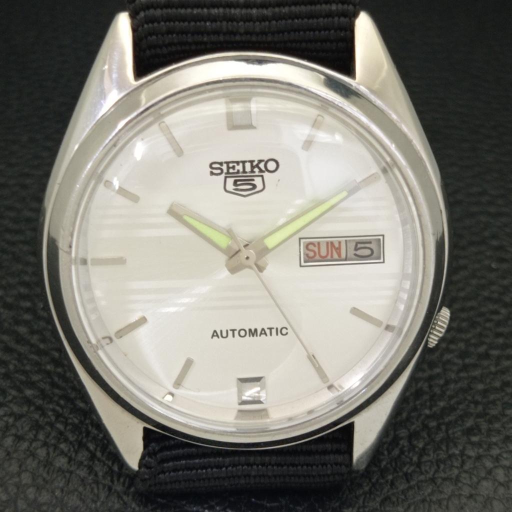 VINTAGE SEIKO 5 AUTOMATIC 7009A JAPAN MENS SILVER COLOR DIAL WATCH a701260-5 R206a-a701260