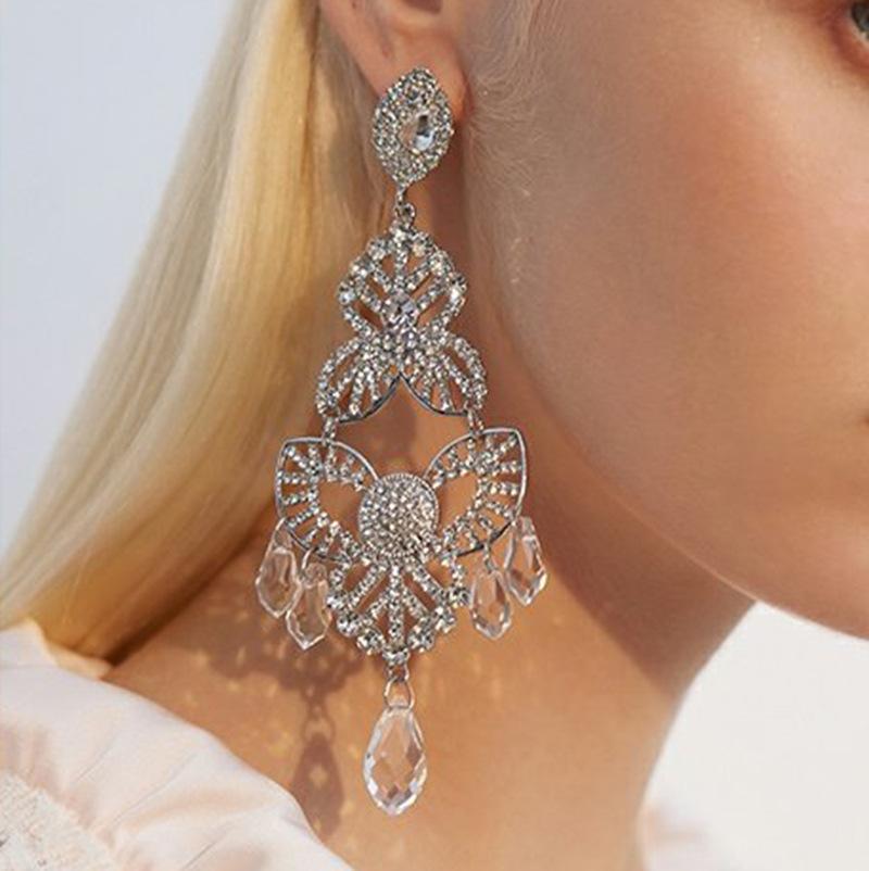 Artificial crystal flower fringed earrings, high-end explosive temperament earrings, light luxury and versatile earrings.