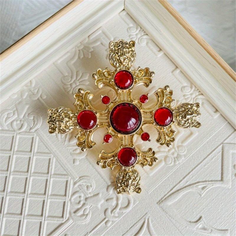 Exquisite Luxury Inlaid Resin Rhinestone Lion Head Cross Brooch Vintage Gold-plated Women's Pins Engraved Accessories Corsage