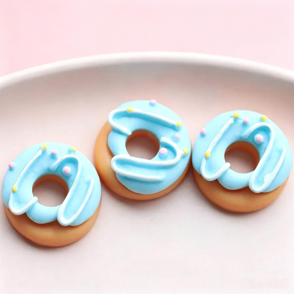 10Pcs Resin Cartoon Donut Charms, Phone Case Patches, DIY Jewelry & Dollhouse Decor Supplies