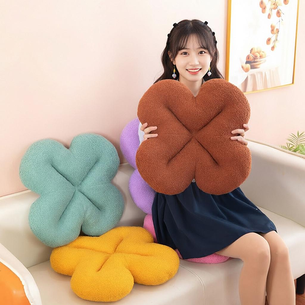 Four Leaf Clover Plush Seat Cushion With High Resilience Filling For Home And Office Comfort