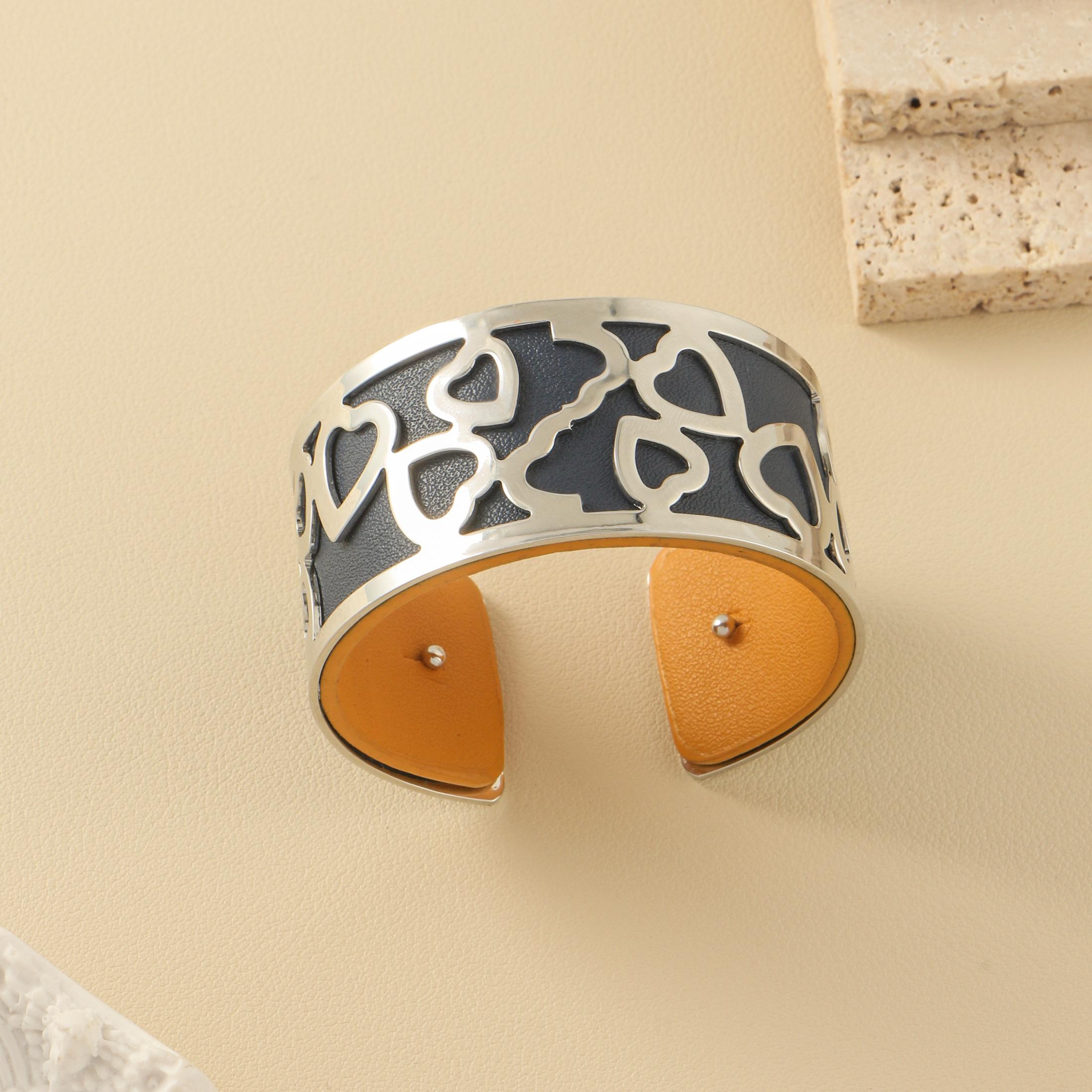 

Georgette Heart shaped Decorative Double sided Interchangeable Leather Women s Fashion Jewelry Party Open Cuff Bracelet
