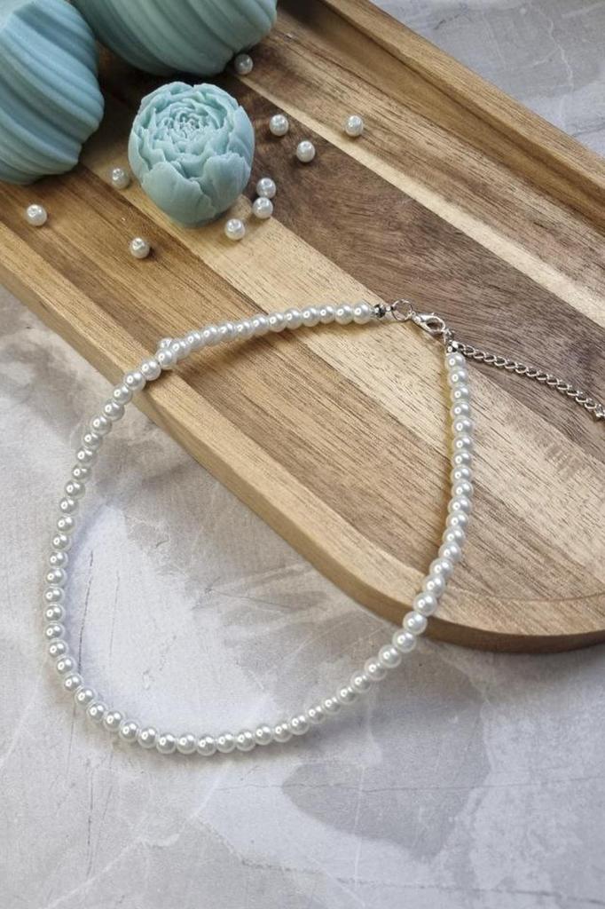 Choker náhrdelník z bílých perel – Korálkový límec z umělých perel, Elegantní šperk z imitace perel