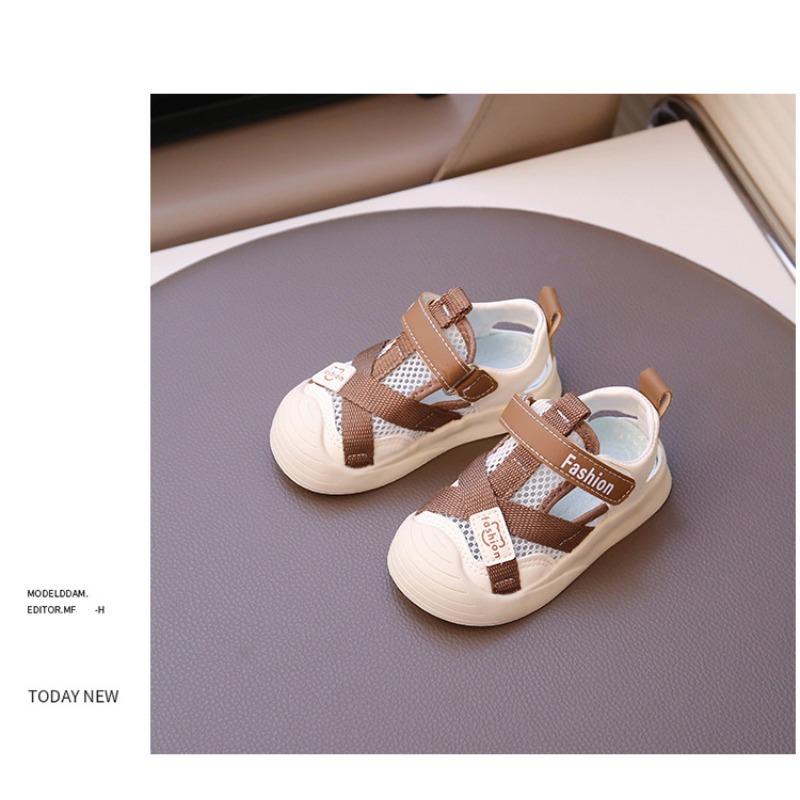 Sandalias para niños nuevo verano niños baotou casual hueco zapatos de playa niños medianos deportivos zapatos de bebé moda