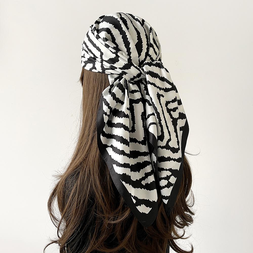 Nový jarní a letní univerzální šátek se zvířecím potiskem, černobílý, jednoduchý čtvercový šátek, šátek z imitace hedvábí, keprový šátek pro ženy