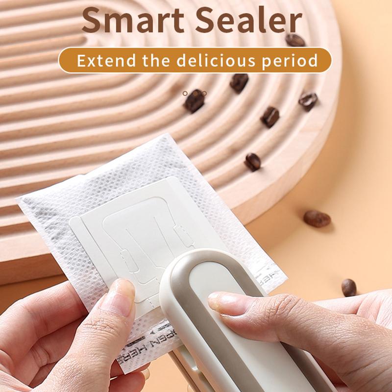 1Pcs Mini Sealing Machine Snack Bag Moisture-Proof Heat Sealing Machine Plastic Bag Clip Food Fruit Snacks Preservation Tools