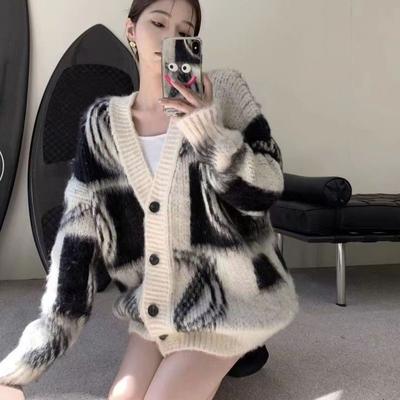Winter New Korean Vintage Cardigan Sweater Wearing Women V-neck Slouchy Style Design Premium Knitted Cardigan Sweater Female