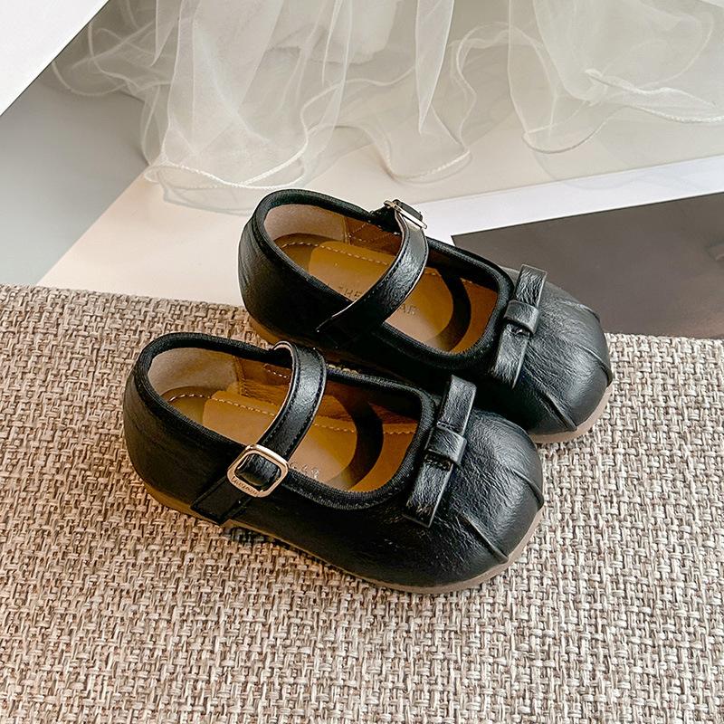 

Детская кожаная обувь 2025 весна и осень новая обувь для девочек одинарная повседневная модная обувь принцессы обувь для выступлений детская средних и больших размеров ш 23