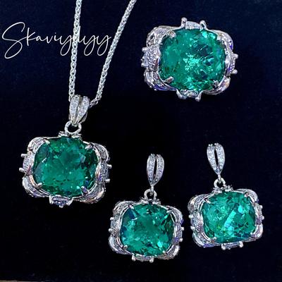 Set con Pendente Diamante Verde Paraiba, Orecchini a Bottone con Pietra Preziosa e Anello di Smeraldo per Donna