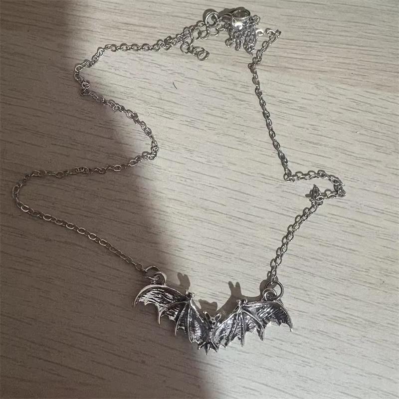 Vintage Gothic Bat Pendant Necklace For Men Women Hip Hop Goth Punk Halloween Fashion Jewelry Accessories Cosplay Wholesale