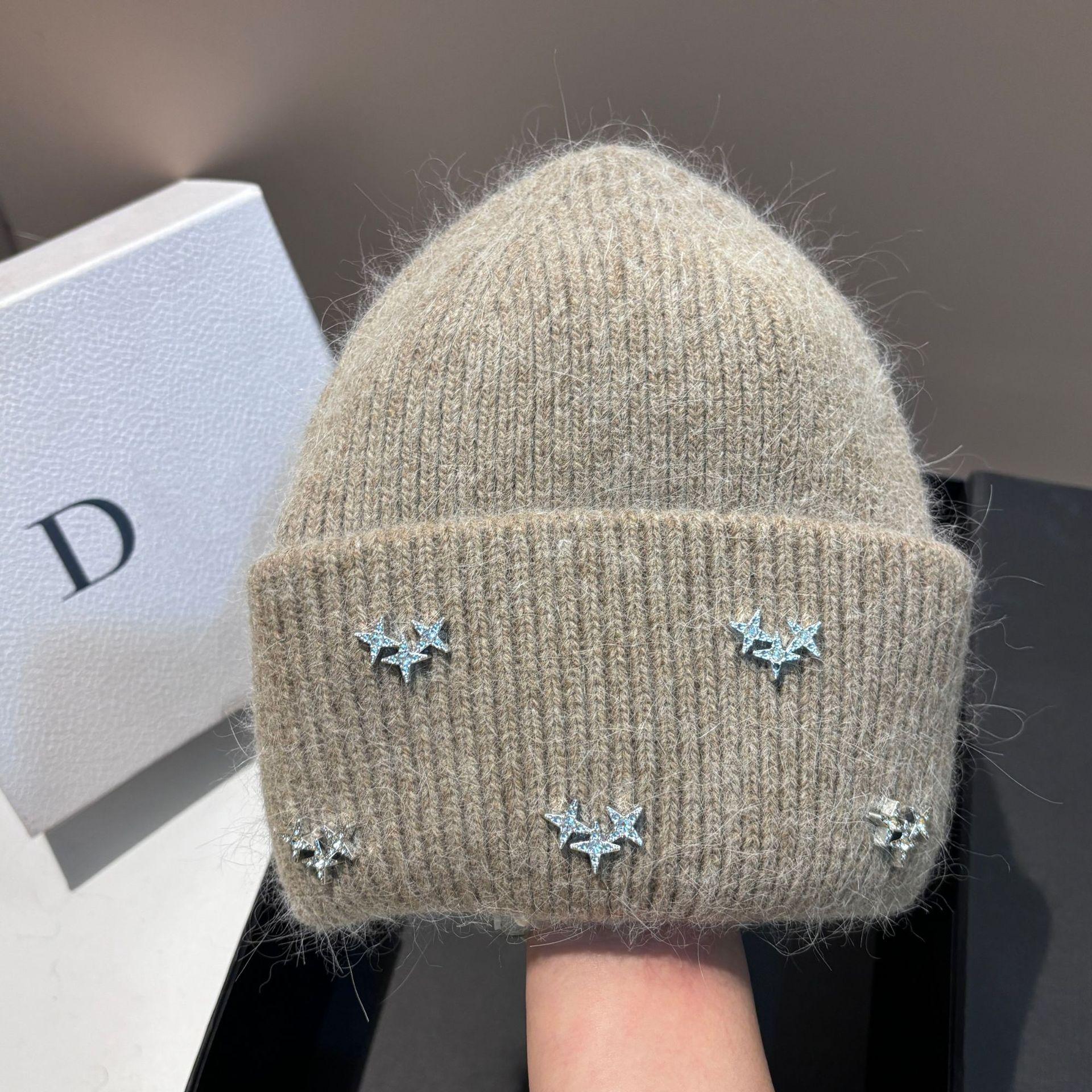 

Solid Color Real Rabbit Fur Beanies Winter Hats for Woman Luxury Rhinestones Letter Knit Bonnet Lady Autumn Winter Warm Skullies