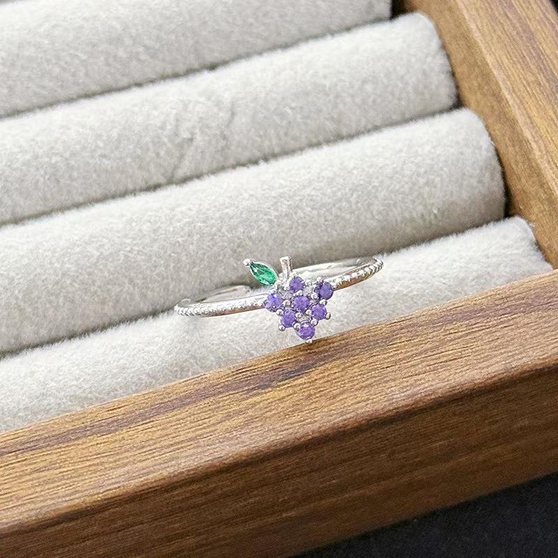 

Фруктова Серія Виноград Ананас Вишня Полуниця Емаль Zir*****Кільце-Ручка Нішеве Висококласне Відчуття Накладене Кільце Жінка Adjustable opening