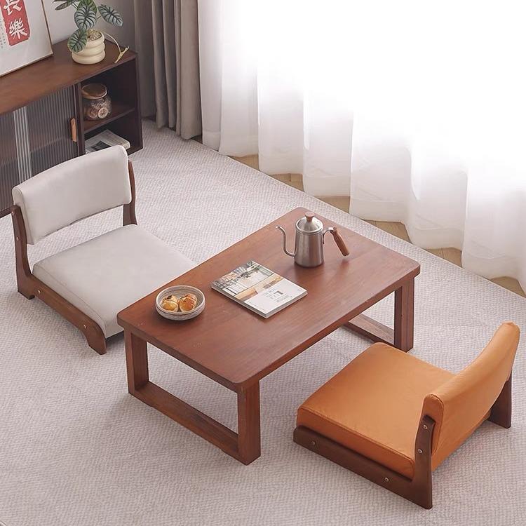 Japanischer Tatami-Hocker ohne Beine: Niedrige Boden-Sitzbank aus Massivholz für Erker