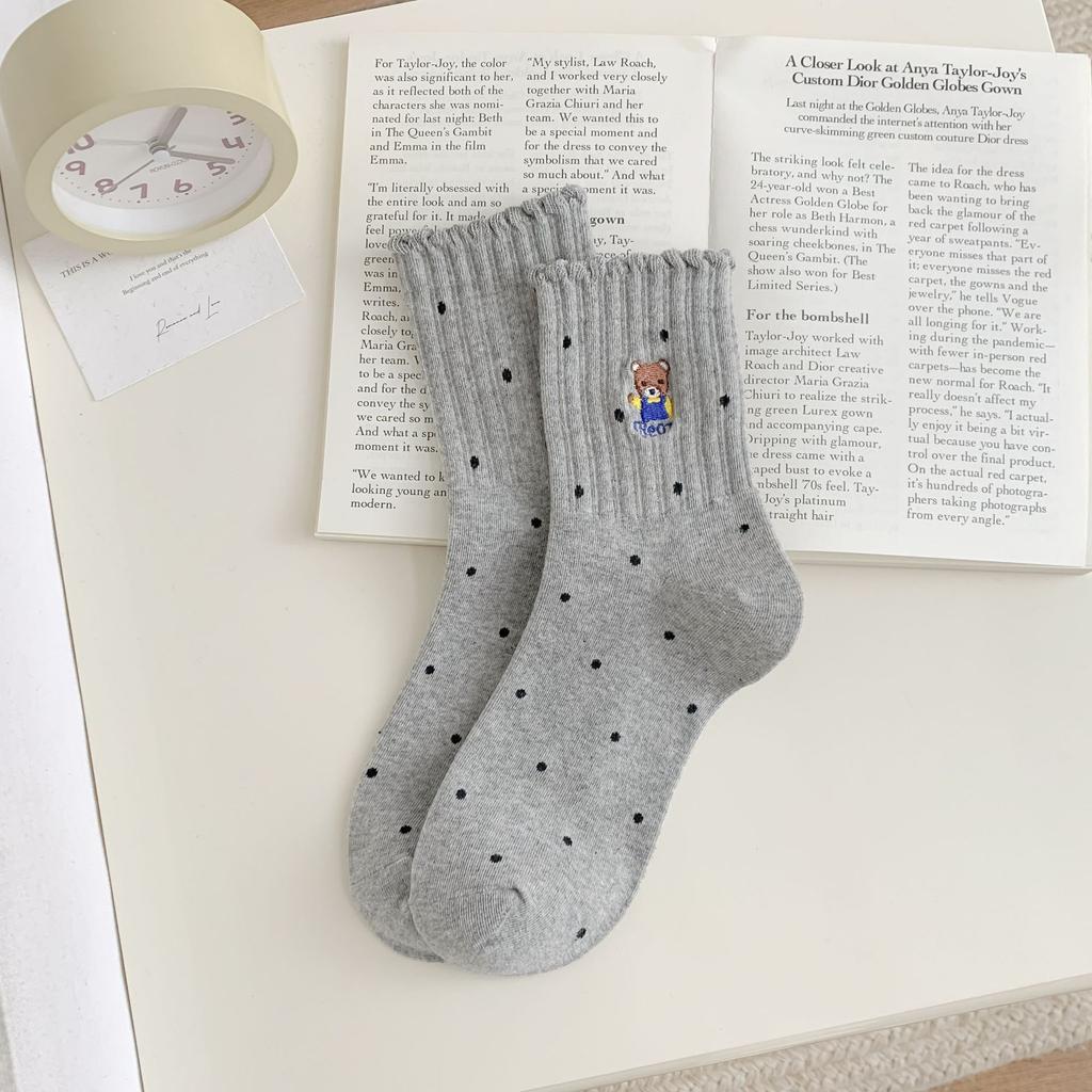 Cartoon-embroidered Mid-top Girls' Fashionable and Versatile Cotton Socks, Simple and Simple Commuting Style, Cute Girls' Long Socks