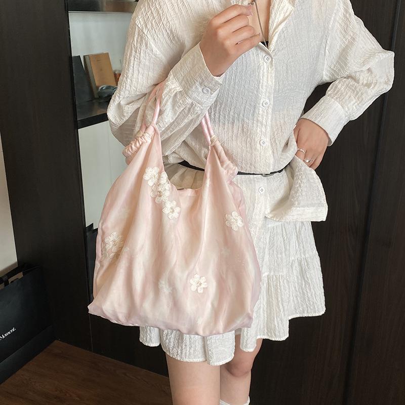 National style embroidered vest bag Small fresh literary temperament Fairy shoulder bag Underarm bag Large capacity commuter tote bag