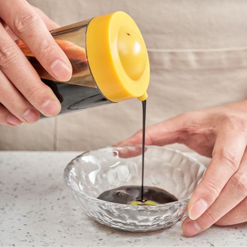 Moisture-Proof Salt Control Shaker - Sealed Plastic Seasoning Jar for Kitchen
