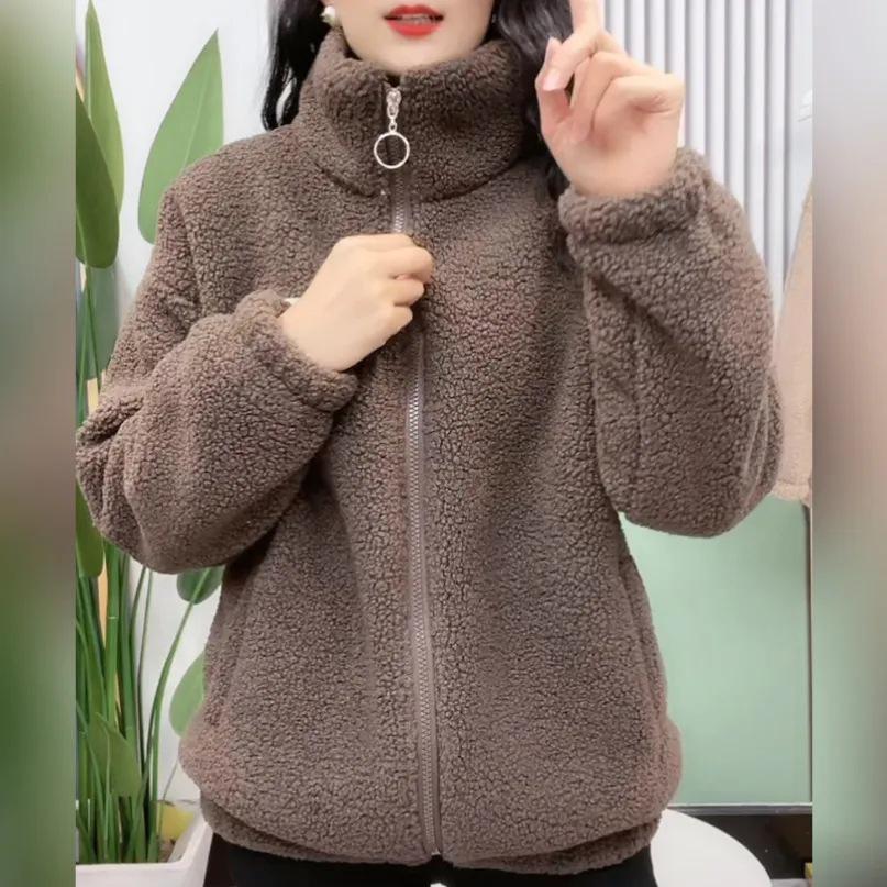 Women's Winter Velvet Jacket - Warm Fleece, Slimming, Loose Fit for Ages 20-60