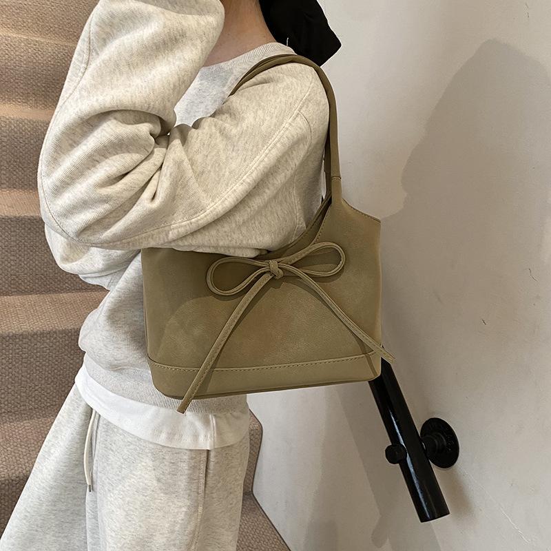 Foreign trade super fire niche bag women's 2025 new high-end sense versatile single shoulder underarm bag work portable small bag