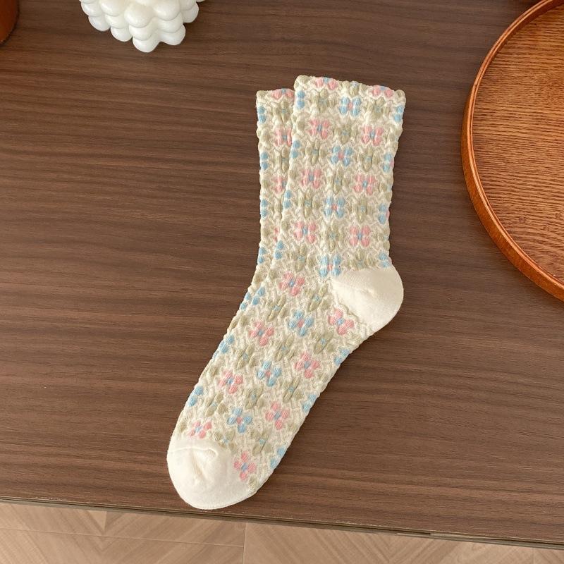 

Literary And Retro Socks Women S Medium Tube Autumn And Winter Court Style Princess Women S Socks, French Relief Three-Dimensional Flower Cotton Socks One size fits all белый