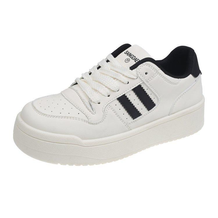

Platform white shoes women s 2025 autumn new retro versatile, lightweight and breathable ins niche sports and leisure board shoes 40