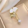 Premium Apricot Leaf Pearl Brooch Women's High-end Exquisite Fishtail Brooch Pin Fixed Suit Clothes Decorative Accessories