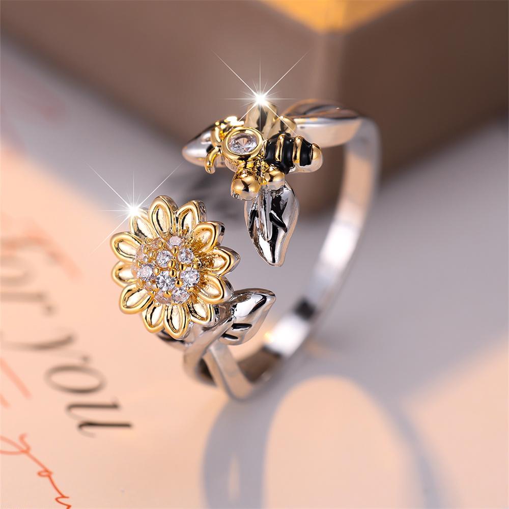 Cute Female Small Bee Opening Ring Vintage Gold Color Daisy Flower Engagement Rings For Women Trendy Silver Color Bridal Jewelry