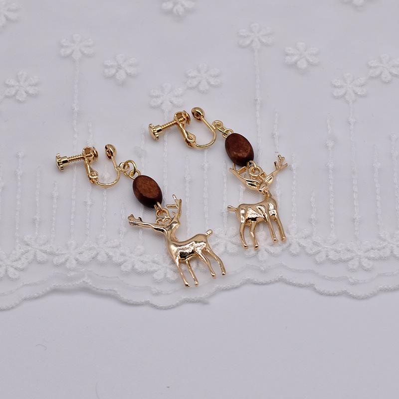 Retro Japanese Reindeer Wooden Earrings – Christmas Studs & Dangles, No-Piercing Clips