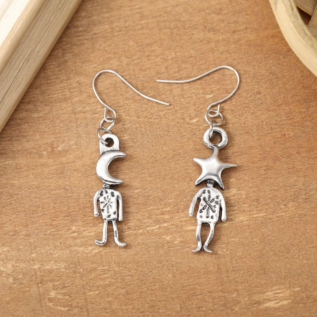

Bohemian Fashion Creative Moon Star Carved Pendant Design Stylish Women Necklace Earrings Accessories Party Gift & Daily Wear