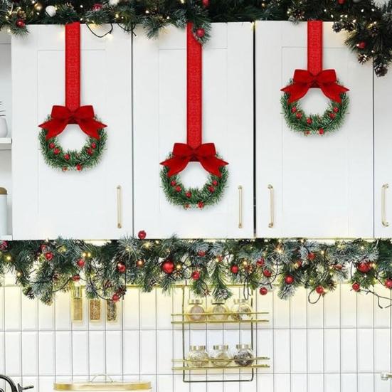Vánoční kuchyňský věnec na skříňku se stuhou Malý věnec do okna z červených bobulí s mašlí pro statek Vchodové dveře Vánoční párty dekorace