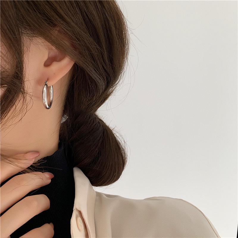 European & American Gold Hoop Earrings: Minimalist Thick Round Studs – Women's Titanium Steel Accessories