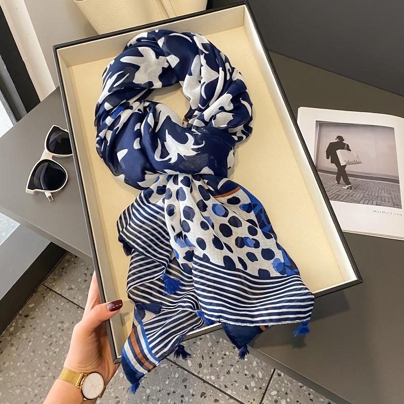 31 Design Fashion Bohemina Paisley Floral Tassel Viscose Shawl Scarf High Quality Wrap Pashmina Stole Bufandas Muslim Hijab
