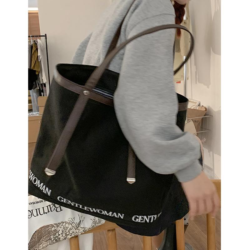 

Casual canvas bag niche literary Korean version armpit bag 2025 new simple canvas bag large capacity shoulder bag