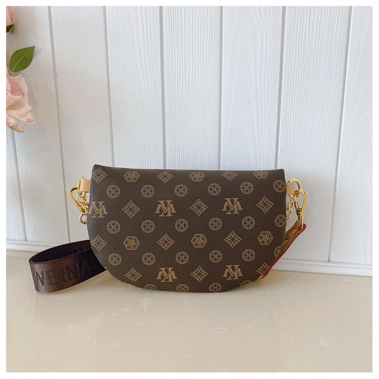 2025 Women's Versatile Chest Bag: Trendy Color Block Crossbody with Chain