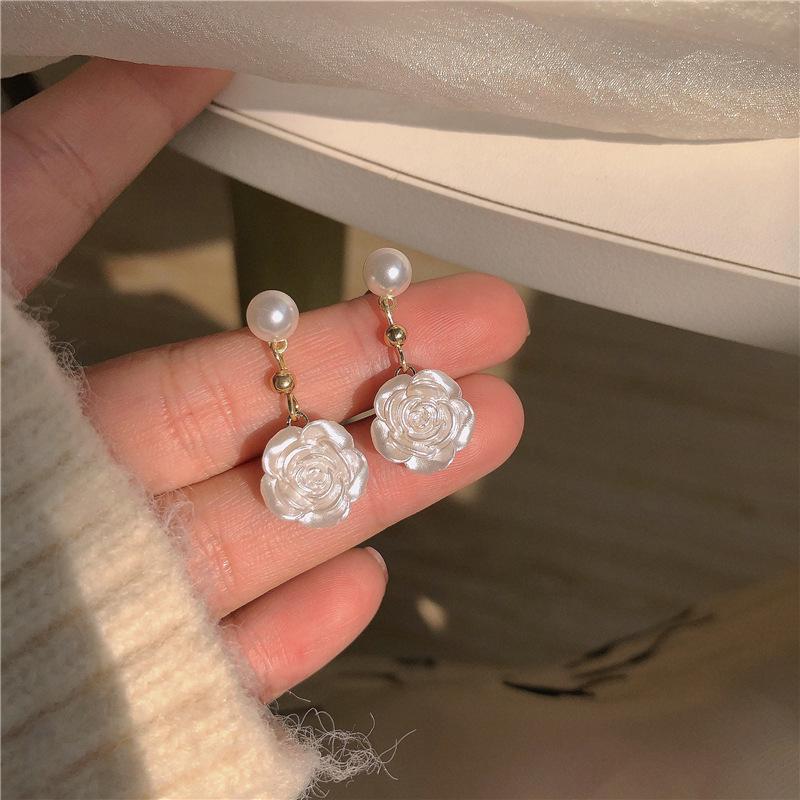 Elegant Bowknot Flower Earrings: 2025 Trendy High-End Design for Women